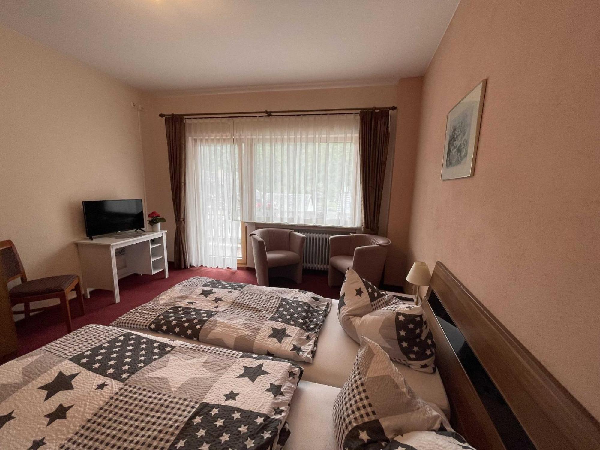 Hotel Zur Mosel Minheim Esterno foto