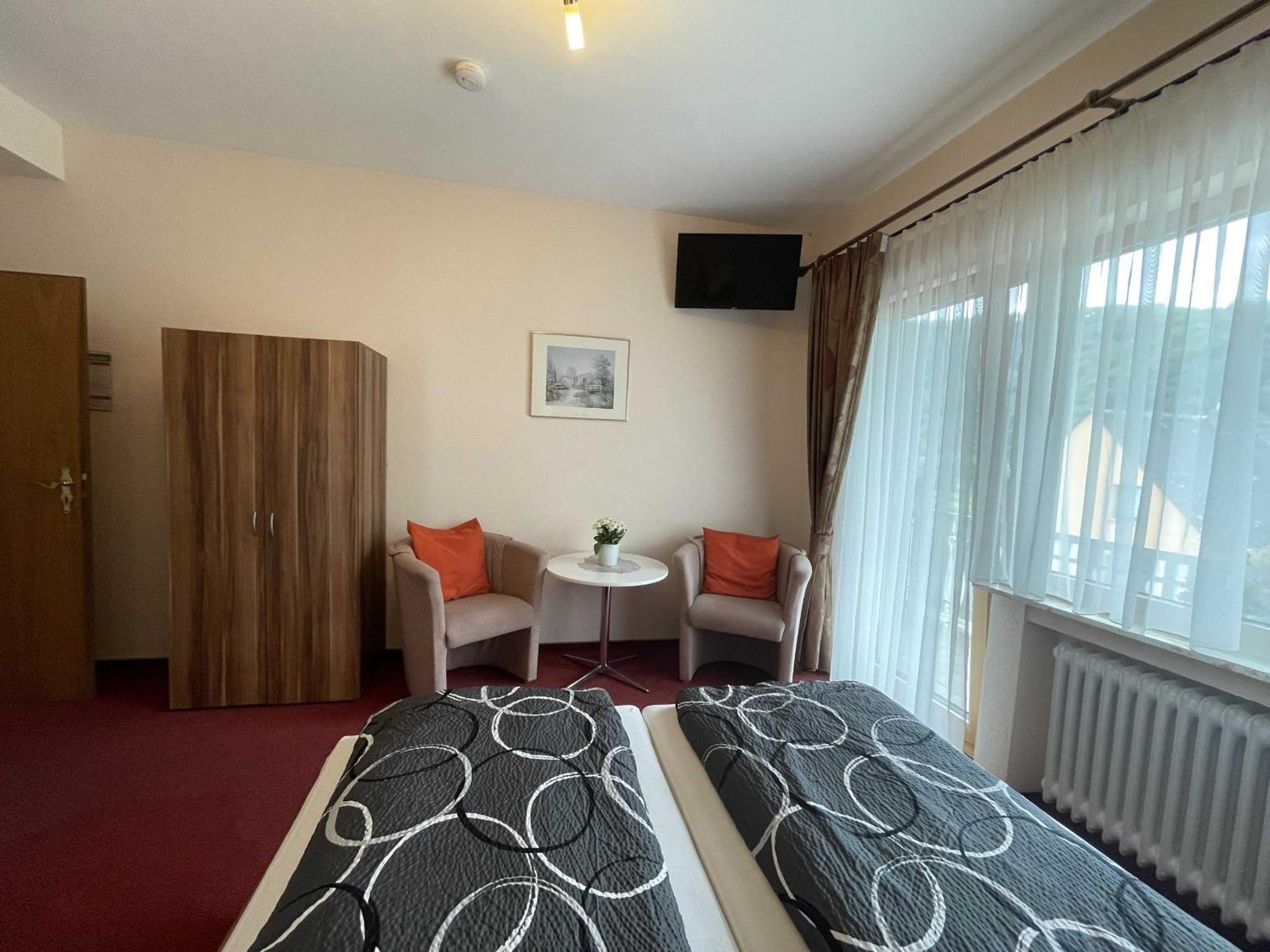 Hotel Zur Mosel Minheim Esterno foto